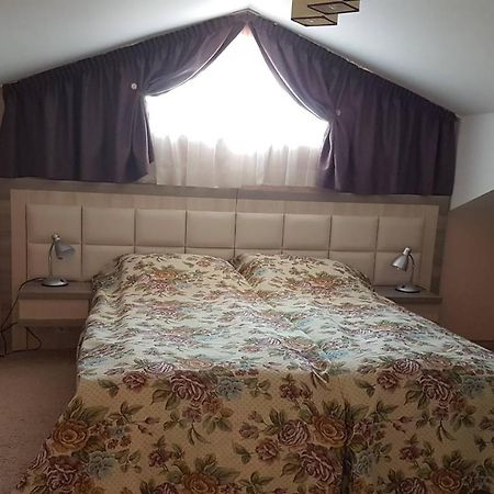 Къщата С Чешмата Apartment Veliko Tarnovo Luaran gambar