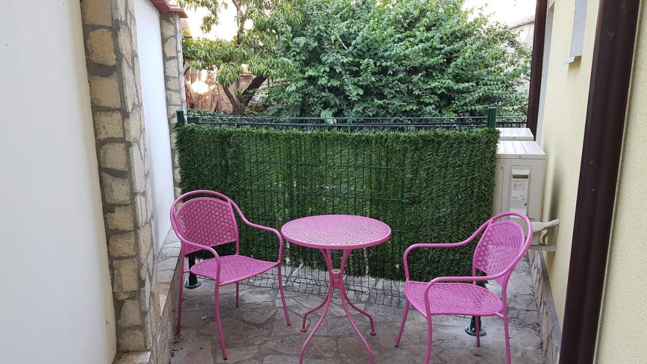 Къщата С Чешмата Apartment Veliko Tarnovo Luaran gambar
