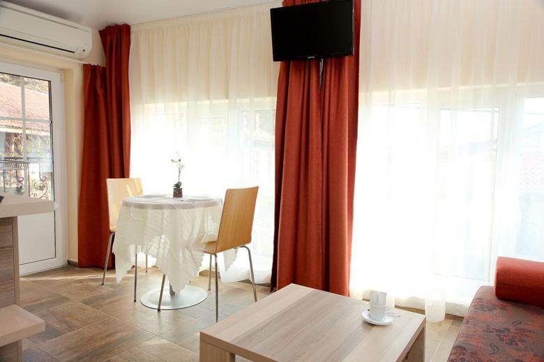 Къщата С Чешмата Apartment Veliko Tarnovo Luaran gambar