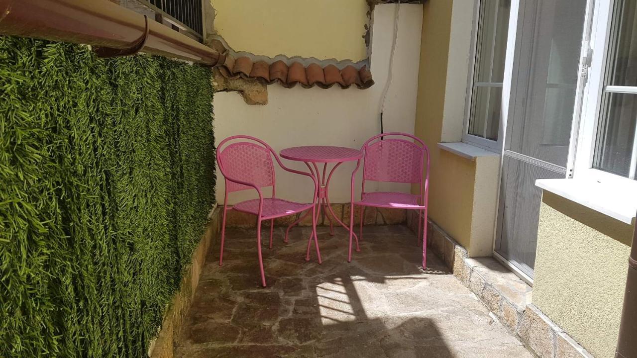 Къщата С Чешмата Apartment Veliko Tarnovo Luaran gambar